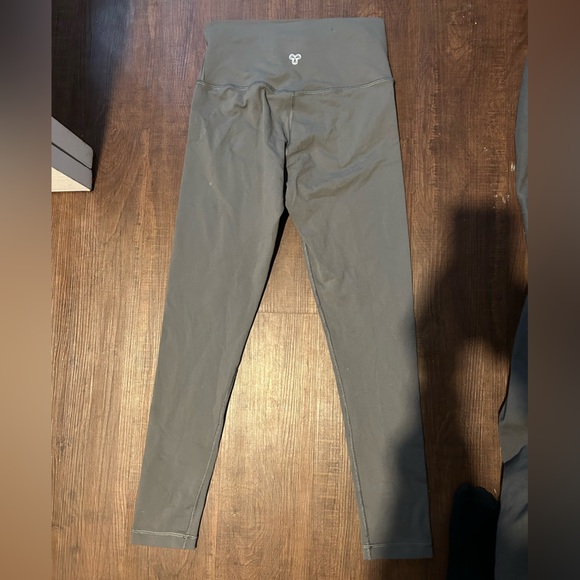 Aritzia - TnaAction TnaLife cheeky high rise - Picture 2 of 3